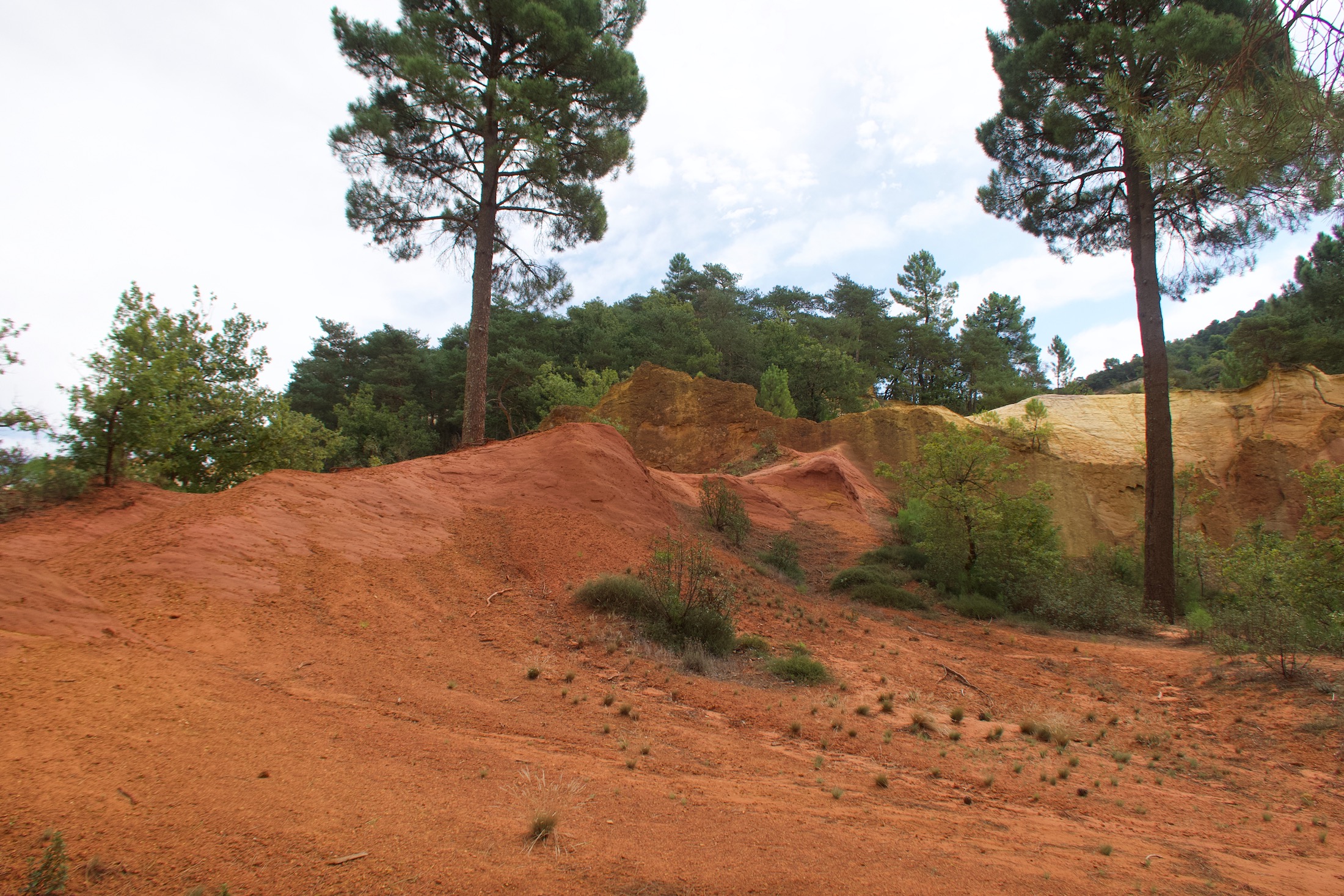 Red Ochre The location at Colorado Provençal where the Red Ochre watercolor was painted.